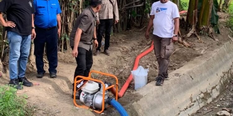 Pemkab Aceh Besar Distribusikan Air ke Sawah Terdampak Kekeringan