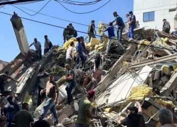 Menteri Ini Dirujak Publik Gegara Berlibur Pasca Gempa Dahsyat M 7,4