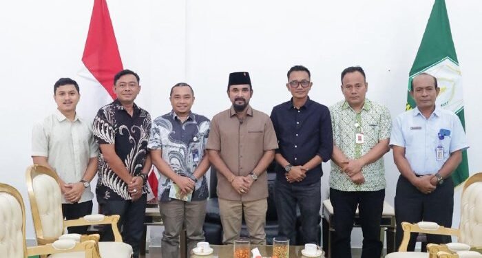 Terima Audiensi Bulog, Bupati Al- Farlaky Bahas Soal Sinergi Distribusi Beras