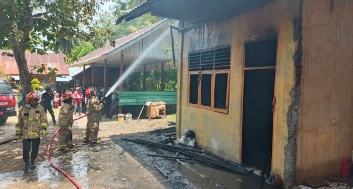 Api Hanguskan Kantor Dewan Guru Dayah di Kuta Baro