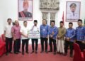 Dividen Bank Aceh untuk Aceh Timur Rp1,018 Miliar, Bupati Al- Farlaky Minta Kontribusi Terus Ditingkatkan