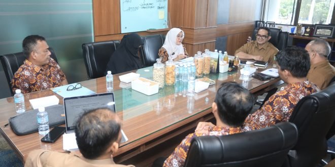 Terima Silaturahmi Kepala BKKBN Aceh, Plt. Sekda Tegaskan Dukungan Pemerintah Aceh