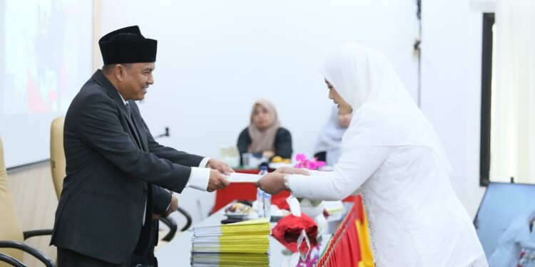 FAH UIN Ar-Raniry Luluskan 122 Sarjana, Dekan: Gelar Akademik Adalah Amanah