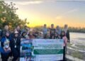Tim PKM-BGB USK, ACCI-USK, dan Mahasiswa KKN Tanam 200 Bibit Mangrove di Alue Deah Teungoh
