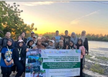 Tim PKM-BGB USK, ACCI-USK, dan Mahasiswa KKN Tanam 200 Bibit Mangrove di Alue Deah Teungoh