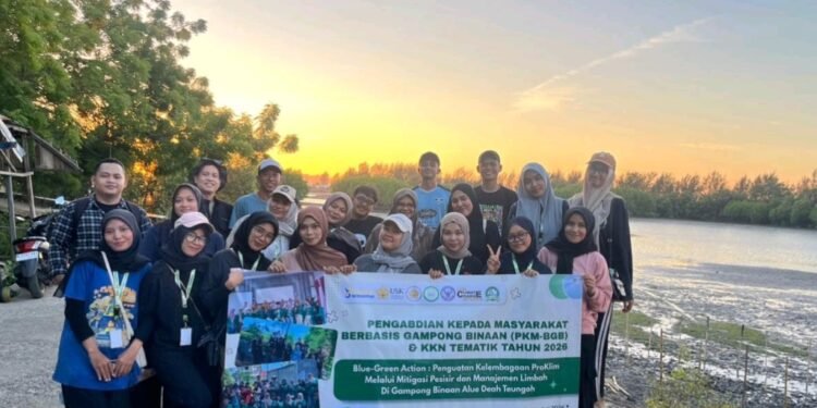 Tim PKM-BGB USK, ACCI-USK, dan Mahasiswa KKN Tanam 200 Bibit Mangrove di Alue Deah Teungoh