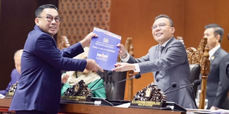 Serahkan Pandangan Fraksi Demokrat, HT Ibrahim Dorong RUU Pemerintah Aceh Segera Disahkan