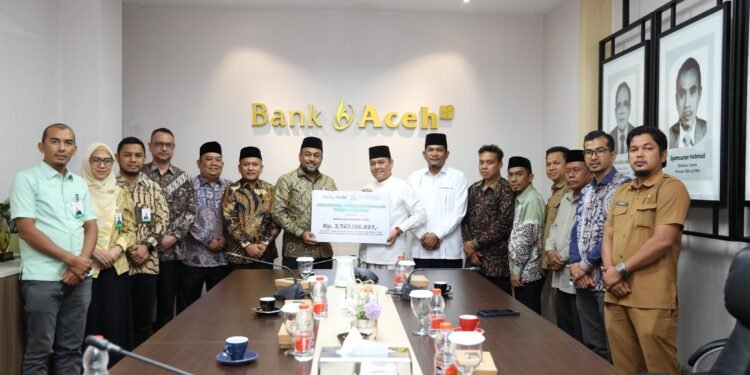 Bank Aceh Salurkan Zakat Perusahaan Rp11,94 Miliar