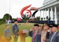 Peringati HARDIKDA, Bupati Abdya Pimpin Upacara di Disdikbud dan Serahkan Penghargaan Katagori dan Juara