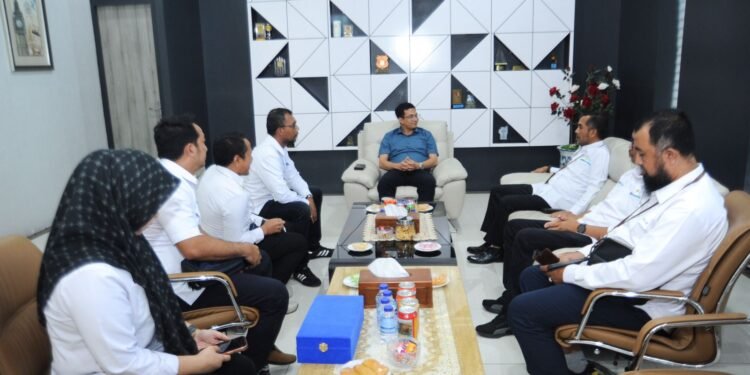 Terima Kunjungan PLN, Ketua DPRK Minta PLN Lebih Sigap dan Antisipatif Terhadap Potensi Bencana