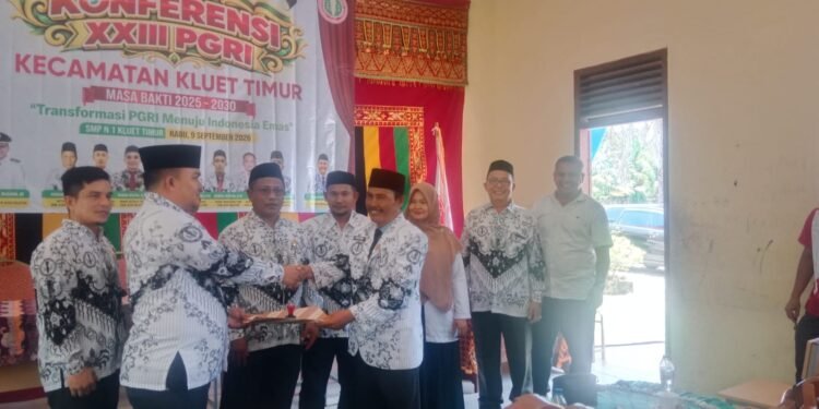 Armaini Terpilih Jabat Ketua PC PGRI Kecamatan Kluet Timur