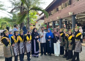 Sanggar Cakrawala Indrapurwa Peukan Bada Tampil Memukau di Panggung Anjungan Aceh Besar pada Aceh Culinary Festival