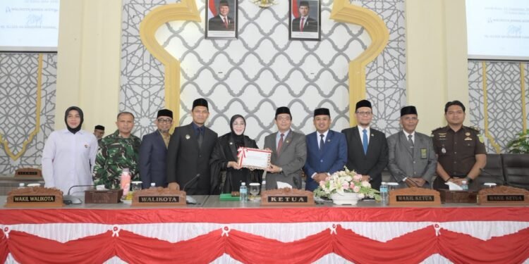 Dewan Terima Dokumen Raqan Perubahan APBK Banda Aceh Tahun Anggaran 2026 dari Eksekutif