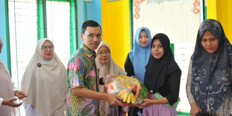 Farid Nyak Umar Kembali Inisiasi Pemberian Asupan Nutrisi Untuk Anak di Banda Aceh