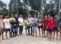 Anggota DPRK Abdya Kasyful Wara Bantu Perlengkapan Olahraga untuk PGL VC