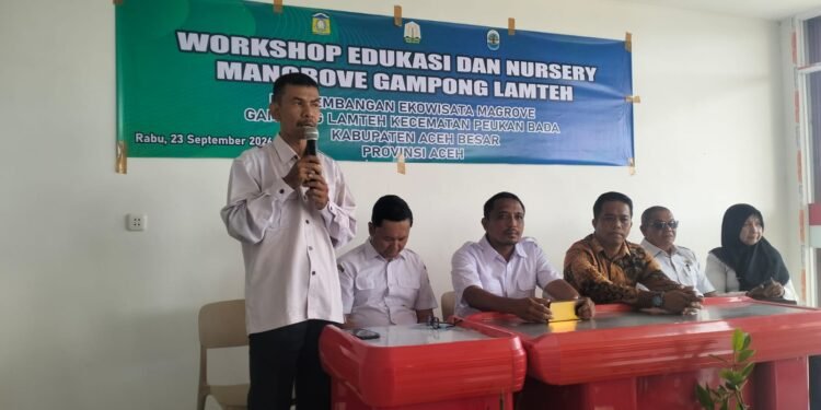Peukan Bada Jadi Tempat Pembibitan Tanaman Mangrove