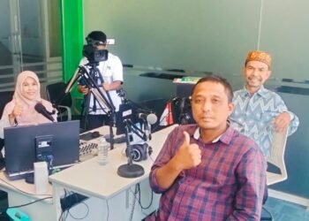 Sekcam Peukan Bada dan Keuchik Lamteh Bicara Ekowisata Mangrove dalam Program Siereuboh RRI Pro-4 Banda Aceh