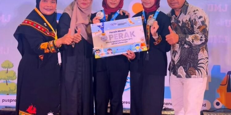 Dari Aceh ke Panggung Nasional, EduSecure IoT Antar MTsN 1 Banda Aceh Raih Medali Perak OPSI 2026