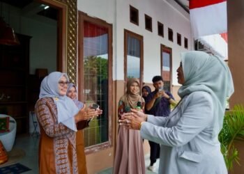 Siswa MAN 1 Model Banda Aceh Kunjungi Rumoh Batik Malaka