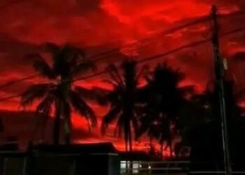 Viral ‘Langit Merah Darah’ Gegerkan Warga China
