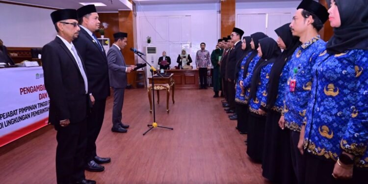 Bupati Aceh Jaya Rotasi Empat JPT Pratama, Dorong Birokrasi Lebih Profesional