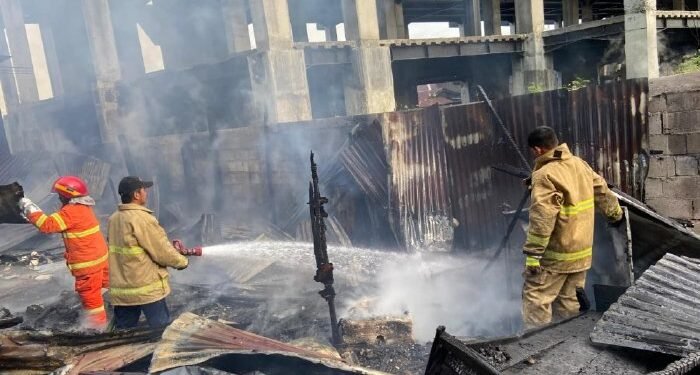 Tiga Ruko di Lambaro Terbakar