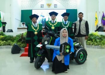 Rektor UIN Ar-Raniry Serahkan Motor Modifikasi untuk Mahasiswa Disabilitas