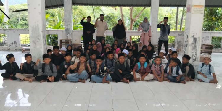 Hadir Lebih Dekat dan Perkuat Pendidikan Al-Qur’an di Tengah Masyarakat, Penyuluh KUA Lhoknga Saweu TPQ