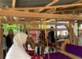 Mahasiswa SKI FAH UIN Ar-Raniry Gelar Kunjungan Edukatif ke Pok Teupeun Songket