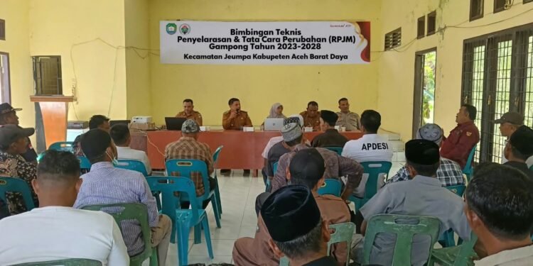 Pemerintah Kecamatan Jeumpa Gelar Bimtek Penyelarasan dan Tata Cara Perubahan RPJM Gampong 2023-2028