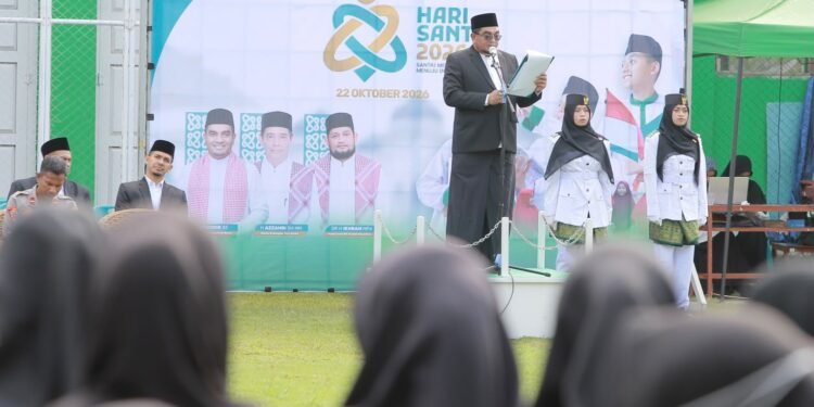 Unik, Para Srikandi Pimpin Upacara Hari Santri Kemenag Aceh Besar
