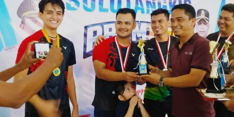 Bos Nawi/Yahdan dan Rian/Causar Raih Juara di Turnamen Bulu Tangkis PB-2M Pidie Jaya