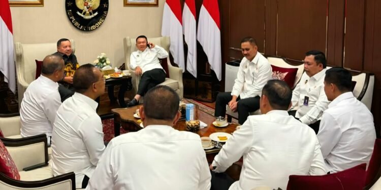 Pembentangan Merah Putih 24 Kilometer, Bupati TRK Matangkan Persiapan Kunjungan Presiden