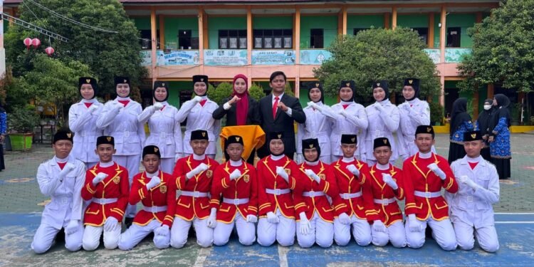 Paskibra MTsN 1 Banda Aceh Tampil Memukau Pada Upacara Hari Sumpah Pemuda