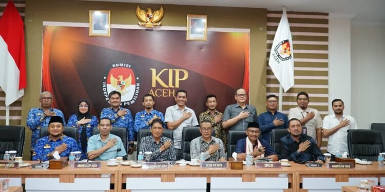 Kantor DPD RI Aceh Dampingi Reses Haji Uma ke KIP Aceh, Lima Isu Pemilu Jadi Perhatian