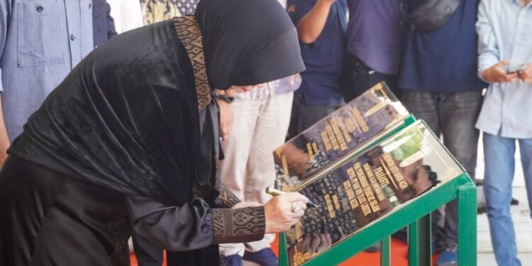 Illiza Resmikan Dua Pos Pengawasan Syariat di Kawasan Wisata