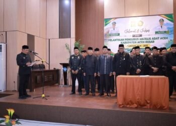Bupati Syech Muharram Lantik Pengurus MAA Aceh Besar