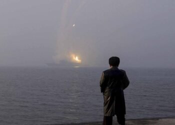 Kim Jong Un Pamer Rudal Balistik Korut, Klaim Mampu Capai AS