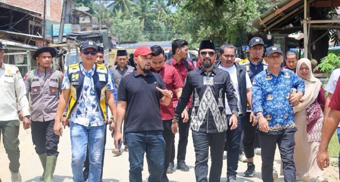 Bupati Al-Farlaky Timbun 1.200 Meter Jalan Lhok Dalam–Panton Rayeok M