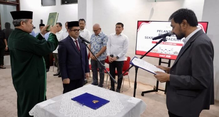 Mualem Lantik Taufik sebagai Penjabat Sekda Aceh di Medan